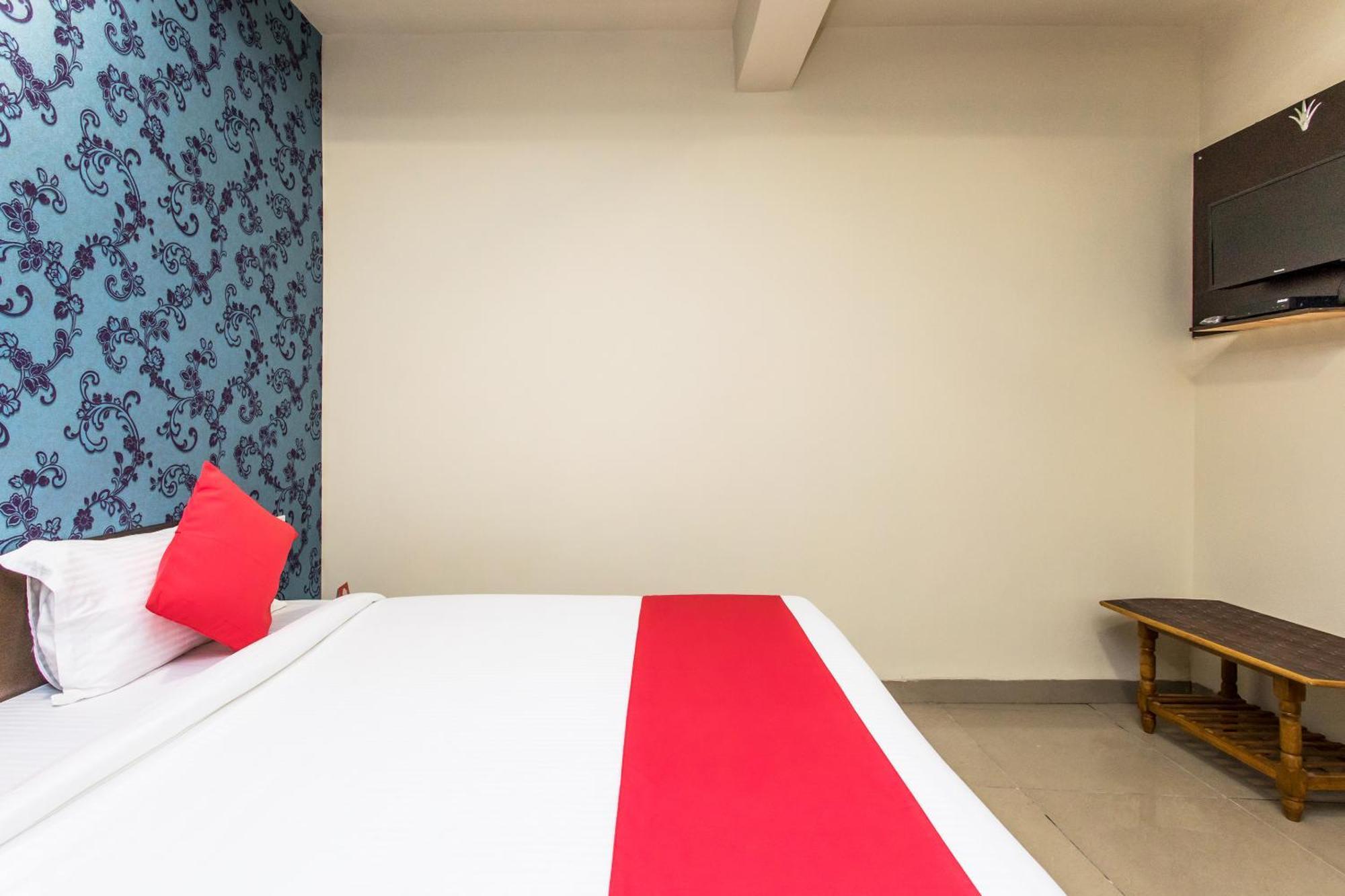 Jmc Hotel Blue Inn Indore Exterior foto